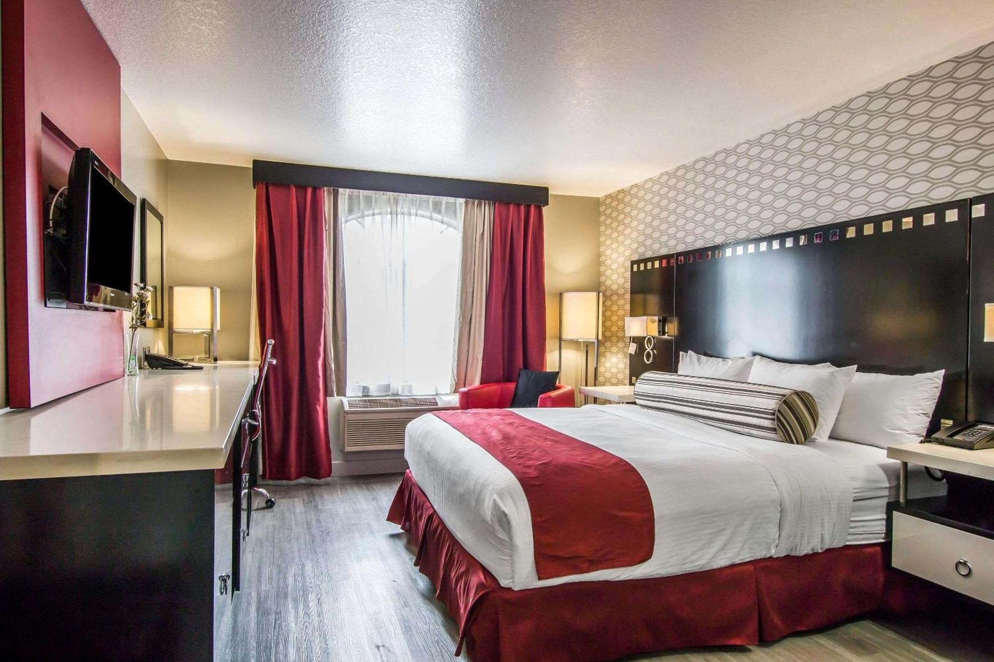 Suite Familiar con 1 cama extragrande, 2 camas grandes y 2 baños - No fumadores
